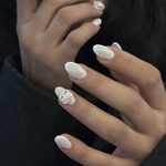 خدمات تخصصی ناخن نگین