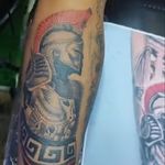 تتو آرتیست زعفرانی