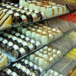 کافه قنادی برکه