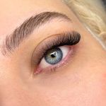 کاشت  مژه مریم معصومی