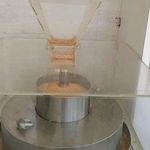 روغن گیری و عرقیات گیری دهکده سلامت ناب