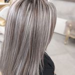 خدمات تخصصی رنگ و لایت و احیای مو