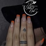 خدمات کاشت و ترمیم ناخن هدیه