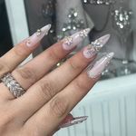 خدمات تخصصی ناخن عاطی