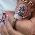 سالن کاشت ناخن و پدیکور نازنین(انقلاب)