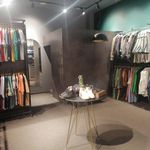 پوشاک زنانه و مردانه سبز و خاکستری