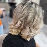 مرکز رنگ و لایت و کراتین احیا مو