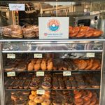 نان و پیراشکی بهمن