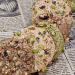 کیک وشیرینی وشکلات خانگی نفیس