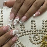 سالن زیبایی رزسفید