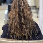 مرکز کراتین و احیا مو و پوست سر“صنم”