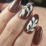 کاشت ناخن و خدمات حرفه ای ناخن