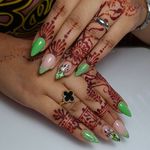 خدمات فوق تخصصی ناخن رویا