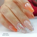 خدمات تخصصی کاشت ناخن سحر