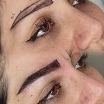 کاشت ابرو اکبری