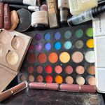 آرایشگا  نیل بیوتی