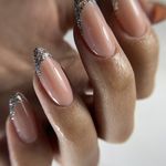 سالن تخصصی کاشت ناخن فاطیما