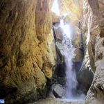 تنگه و آبشار داستان