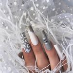 اموزش و خدمات تخصصی کاشت ناخن سمانه
