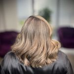 سالن زیبایی مه آذر