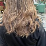 خدمات کراتینه مو و رنگ و لایت مریم داوری