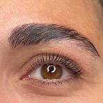 خدمات تخصصی وآموزش مژه و ابرو سارا صرافی