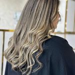 انجام کلیه خدمات رنگ مو قنبری