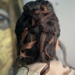 اموزشگاه و سالن زیبایی پانیذطلایی