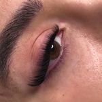 خدمات تخصصی اکستنشن مژه مهتاب