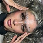 اکستنشن و لیفت مژه و ابرو آنوشا