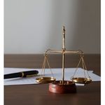 وکیل پایه یک و مشاور حقوقی رضا قاسمی