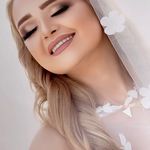 خدمات تخصصی میکاپ و شنیون و مژه اکبری