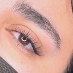 اکستنشن و لیفت مژه مَری استایلشر