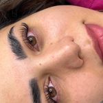 خدمات تخصصی و آموزش مژه سولماز
