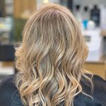 سالن زیبایی لئو متخصص لایت بدون دکلره