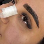خدمات تخصصی ناخن و کاشت مژه اکرم نقی لو