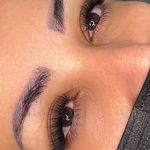 اکستنشن مژه تخصصی آنیِل