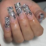 خدمات تخصصی کاشت و طراحى ناخن دان