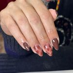 سالن تخصصی کاشت و آموزش ناخن مهسا فام