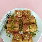 باقلوا دهکده