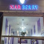 آبمیوه طبیعی نار بری