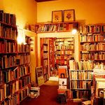 کتابفروشی و خدمات دانشجویی کالج