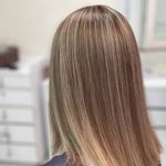 خدمات تخصصی رنگ و لایت مو نازنین