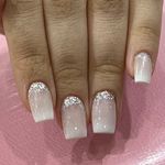 سالن زیبایی رزسفید