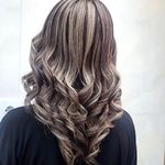 سالن زیبایی دلناز مختاری