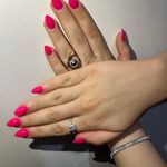 خدمات تخصصی زیبایی مانولیا