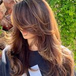 سالن تخصصى مژه و ناخن یاسی کمالیان