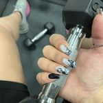 خدمات تخصصی ناخن نگین