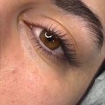 آرایشگاه زنانه نگارگر