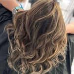 آرایشگاه زنانه عاطی بیوتی(آفر ناخن ومژه)